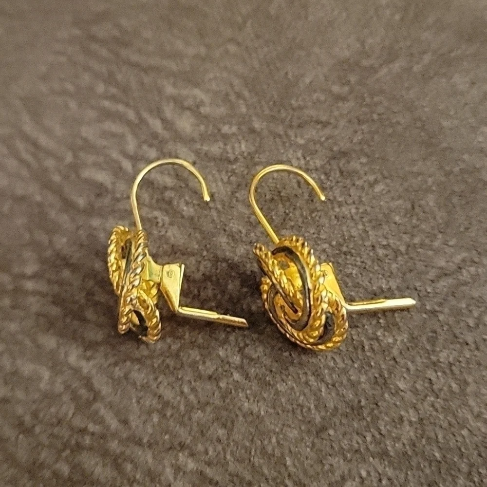 Vtg Two-tone Gunmetal and Goldtone Knot Dangle Leverback Earrings